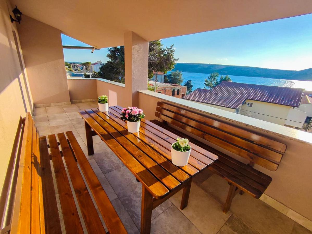 Apartments Amfora - Cozy And Modern Apartments For Up To 15 People, 100M From The Sea And Beach Stara Novalja Exterior photo