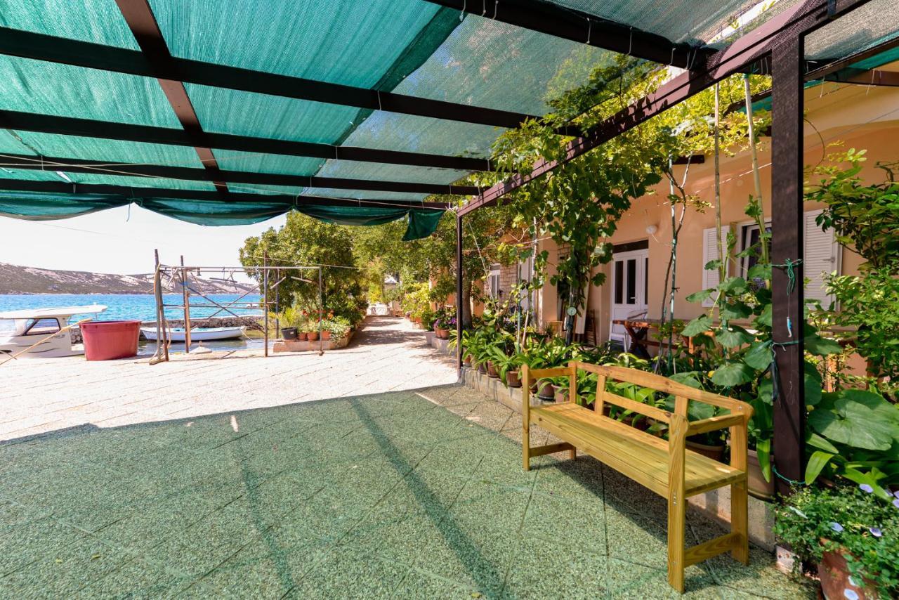 Apartments Amfora - Cozy And Modern Apartments For Up To 15 People, 100M From The Sea And Beach Stara Novalja Exterior photo