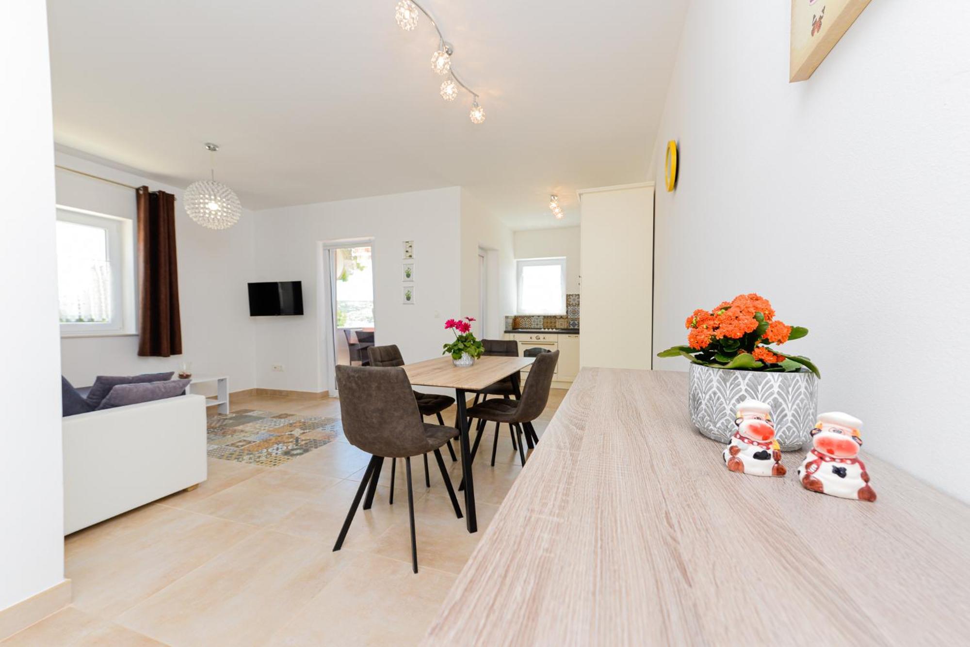 Apartments Amfora - Cozy And Modern Apartments For Up To 15 People, 100M From The Sea And Beach Stara Novalja Exterior photo